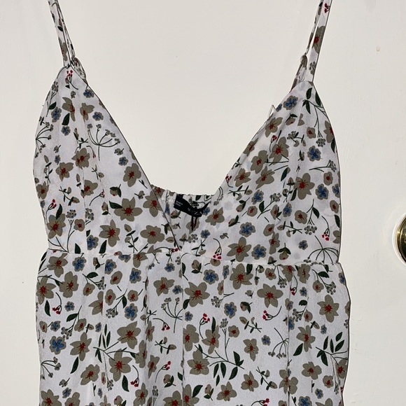 White Flower Dress With Adjustable Straps - Picture 2 of 5